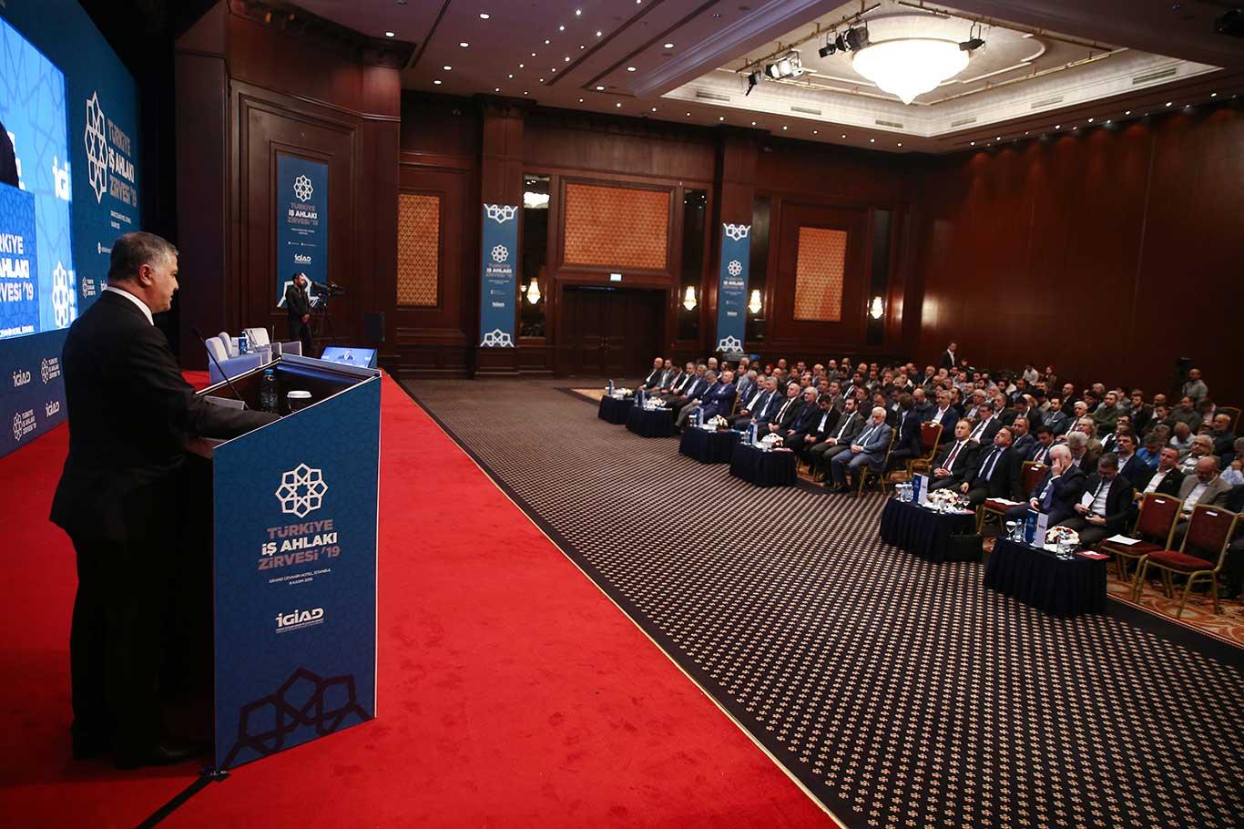 'Hukuk ve adaletin olmadığı yerde ilk kaybolan değer iş ahlakıdır' 'Hukuk ve adaletin olmadığı yerde ilk kaybolan değer iş ahlakıdır'